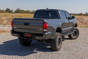 Toyota Tacoma Running Boards - Rough Country - HD2 Aluminum - Black - '05-'23 Toyota Tacoma Running Boards - Rough Country - HD2 Aluminum - Black - '05-'23